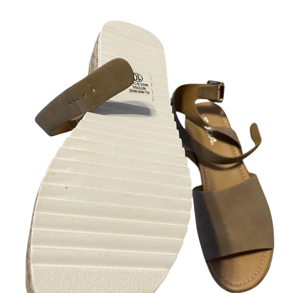 🌼💚NIB  Soda Topic Open Toe Buckle Ankle Strap Espadrilles Wedge Casual Sandals.